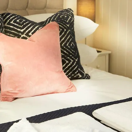 Sea View Serenity Breath Taking Sea View Sleeps 4 *