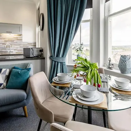 Sea View Serenity Breath Taking Sea View Sleeps 4 *